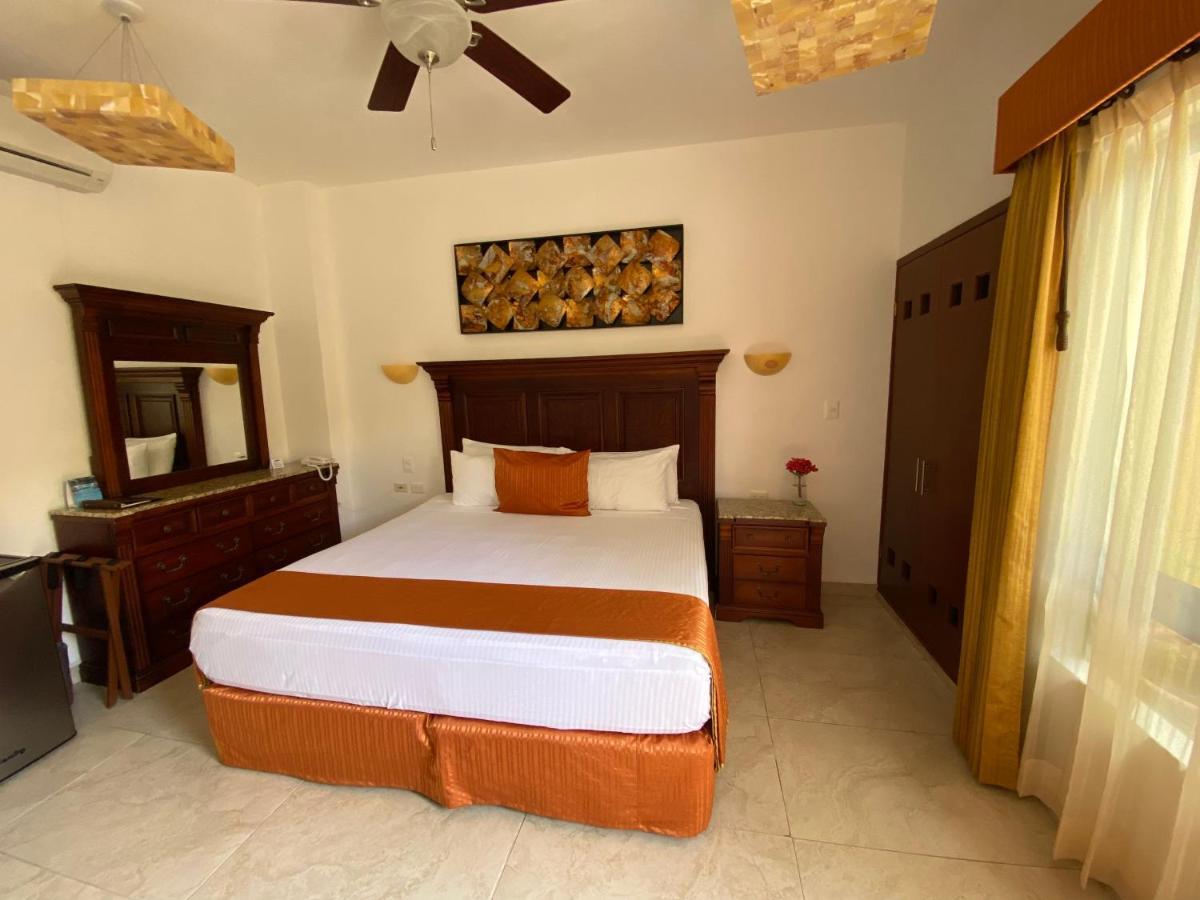 Hotel Las Golondrinas Playa del Carmen Exteriör bild