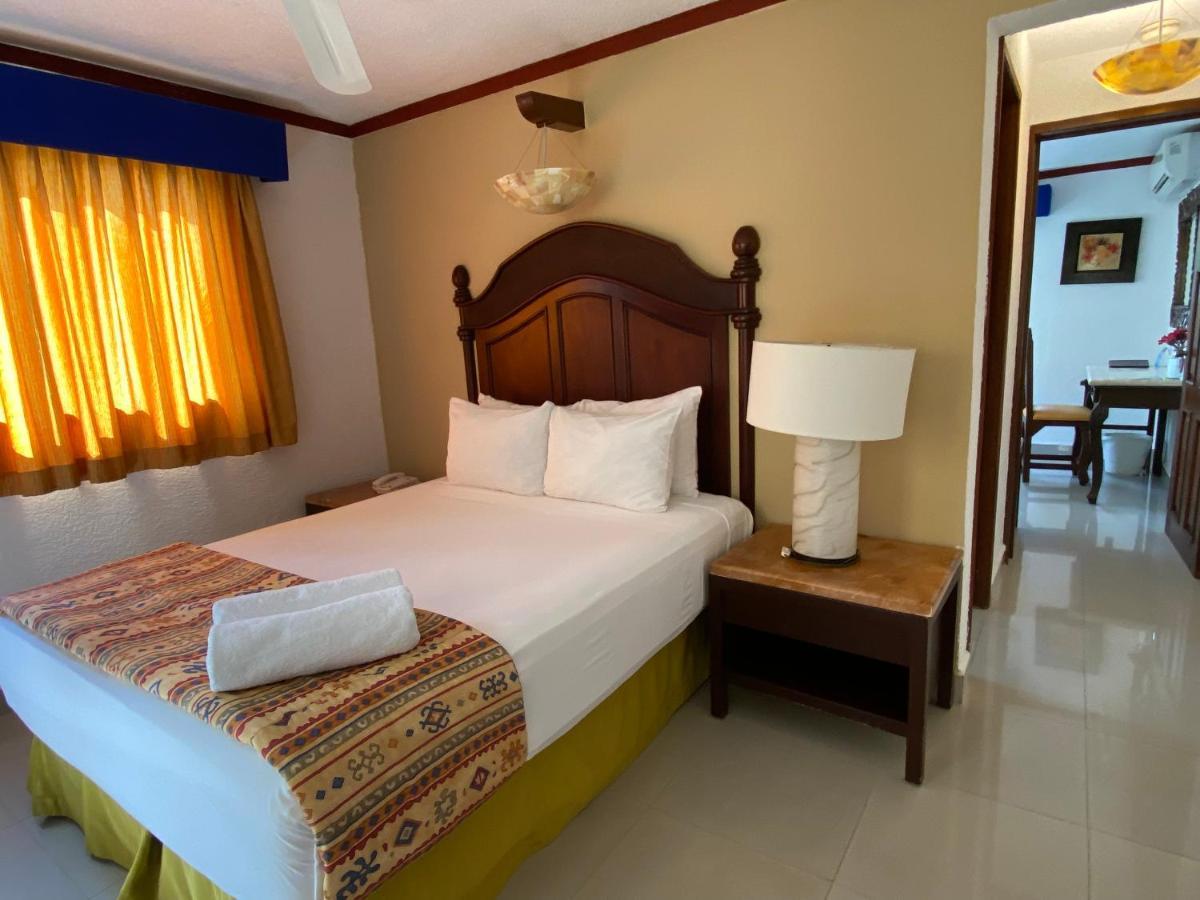 Hotel Las Golondrinas Playa del Carmen Exteriör bild