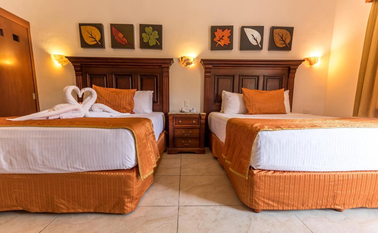 Hotel Las Golondrinas Playa del Carmen Exteriör bild