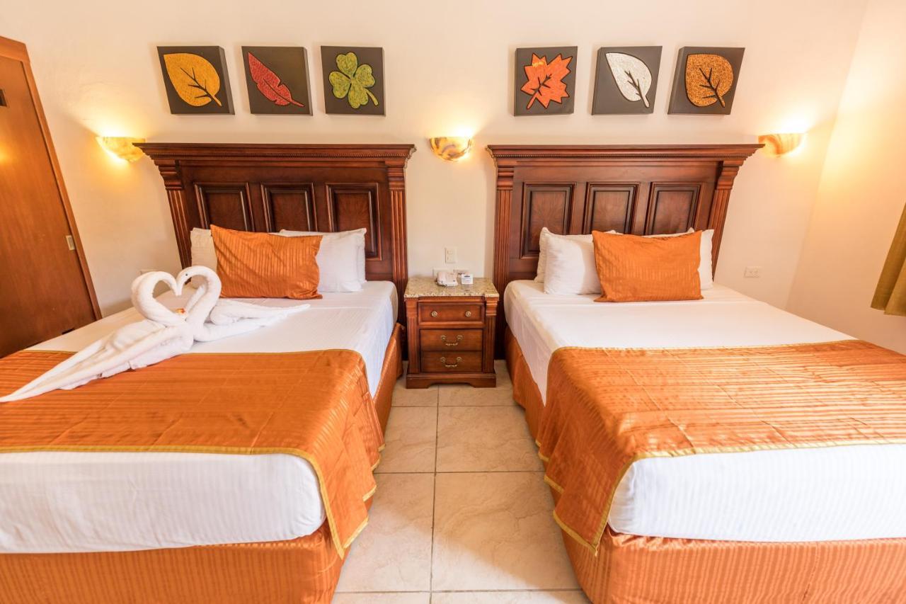 Hotel Las Golondrinas Playa del Carmen Exteriör bild